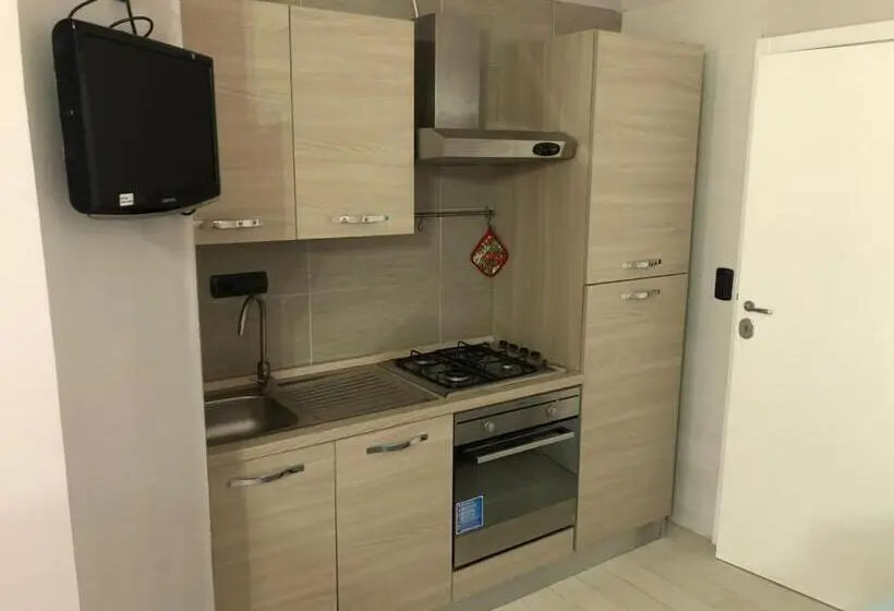 استودیوی استاندارد, Le Suites Maor