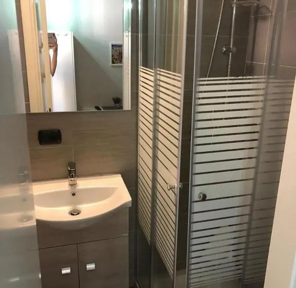 استودیوی استاندارد, Le Suites Maor