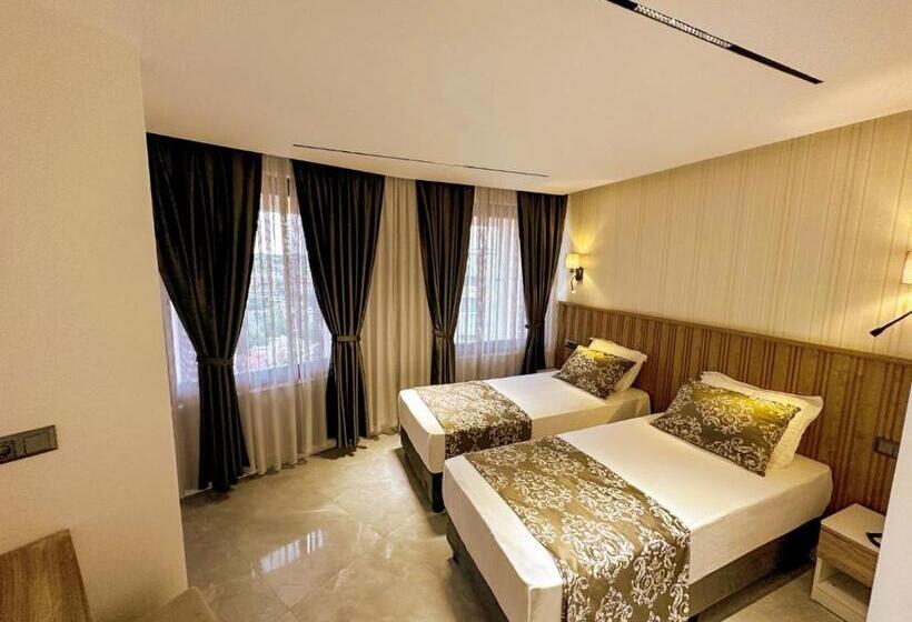 דירת חדר, Happy Apart