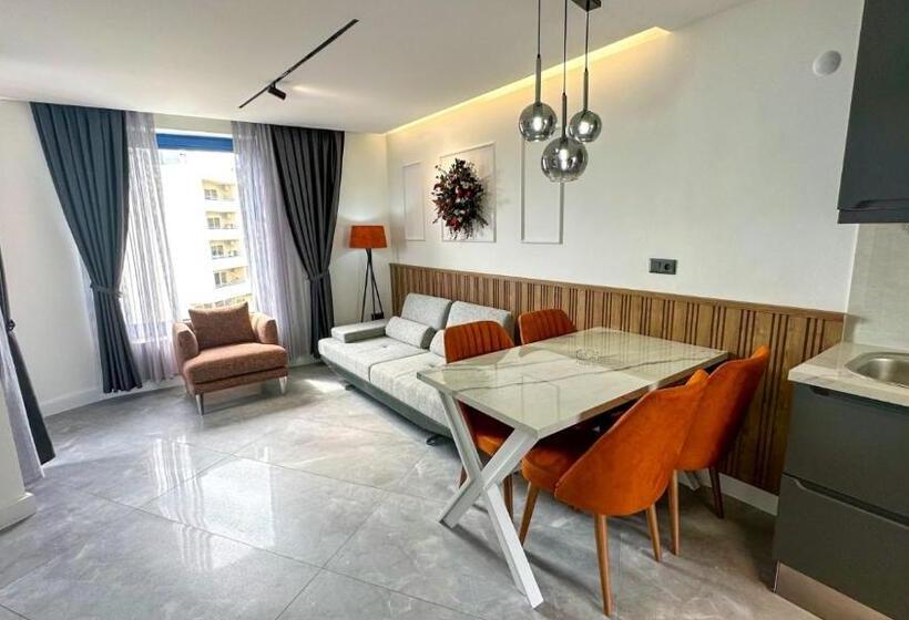 דירת חדר, Happy Apart