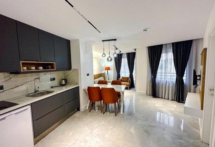 דירת חדר, Happy Apart