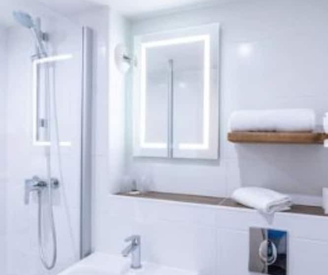 スタンダードルーム, Acadie Orly Morangis