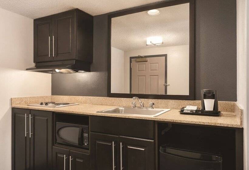 سوییت, Country Inn & Suites By Radisson Raleighdurham Airport Nc