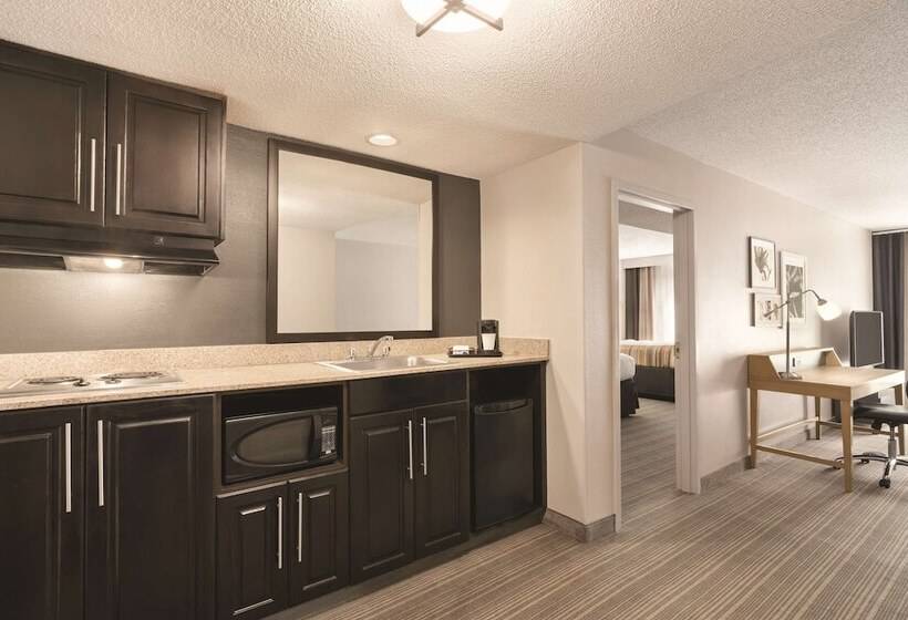 سوییت, Country Inn & Suites By Radisson Raleighdurham Airport Nc