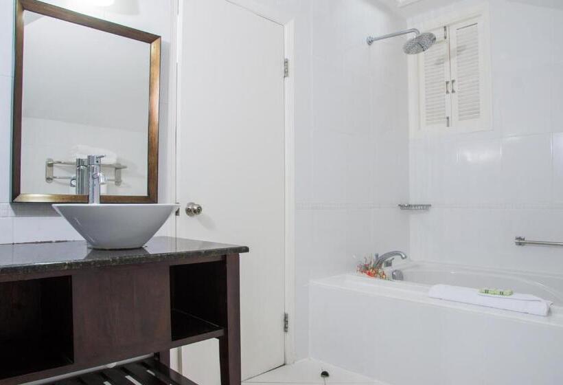 اتاق لوکس با بالکن و چشمانداز دریا, Hillview At Mystic Ridge