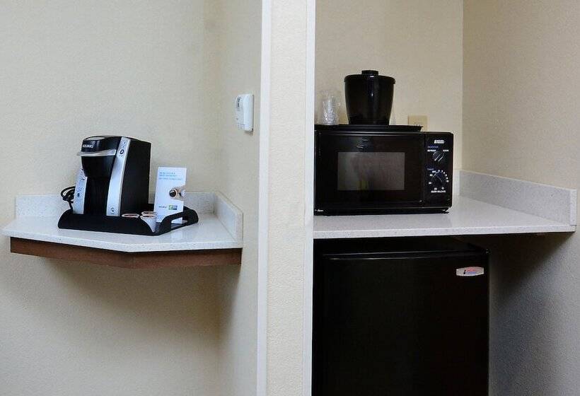 חדר סטנדרט, Holiday Inn Express & Suites Raleigh Durham Airport At Rtp, An Ihg