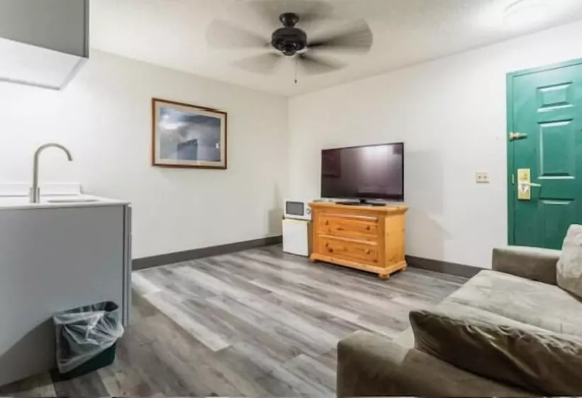 スイート, Lancaster Inn & Suites