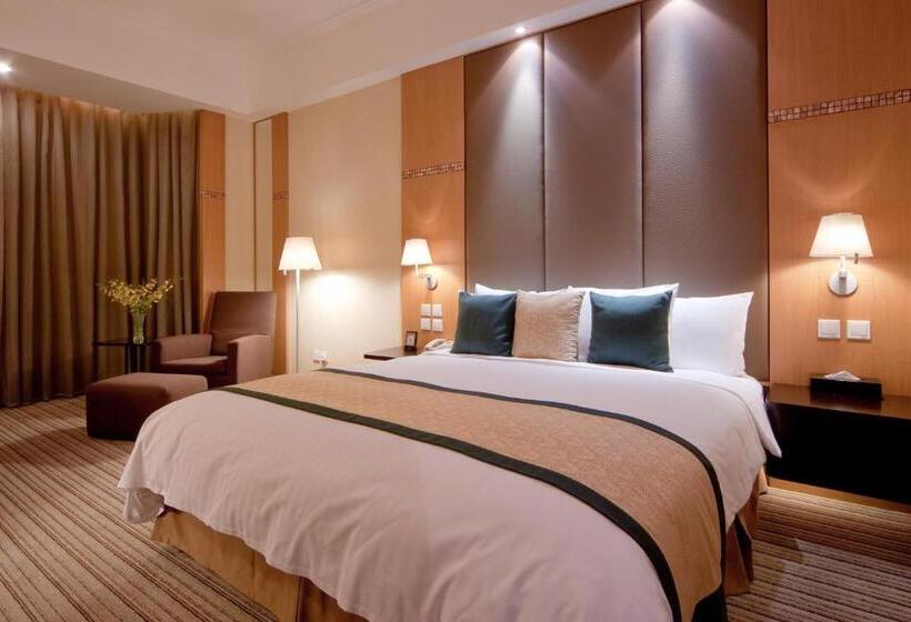 带大床的行政房间, New World Shunde