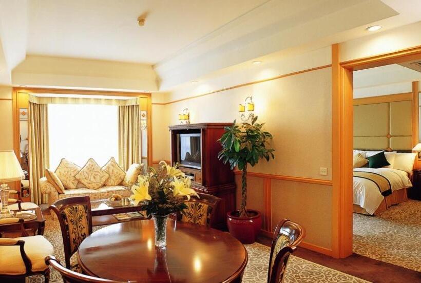 套房, New World Shunde