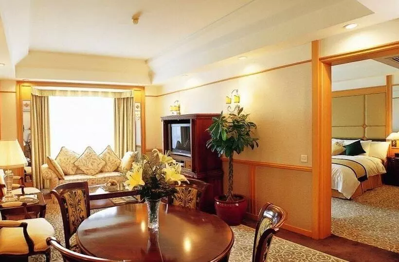 スイート, New World Shunde