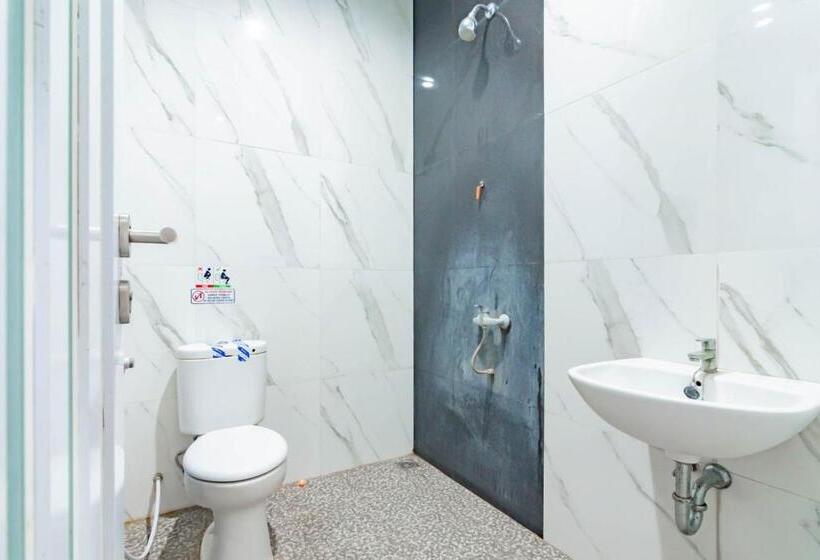 חדר סטנדרט, Sans Hotel Budaya Cirebon