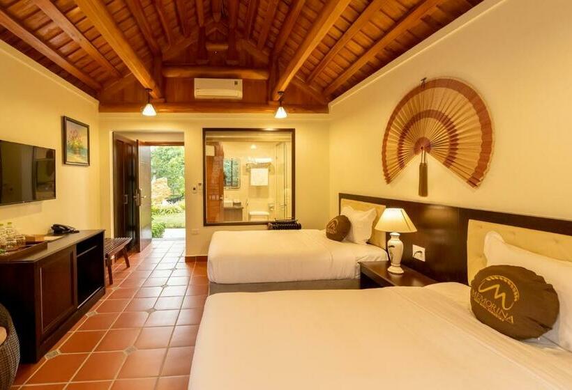 اتاق لوکس با چشم‌انداز دریاچه, Memorina Ninh Binh Resort