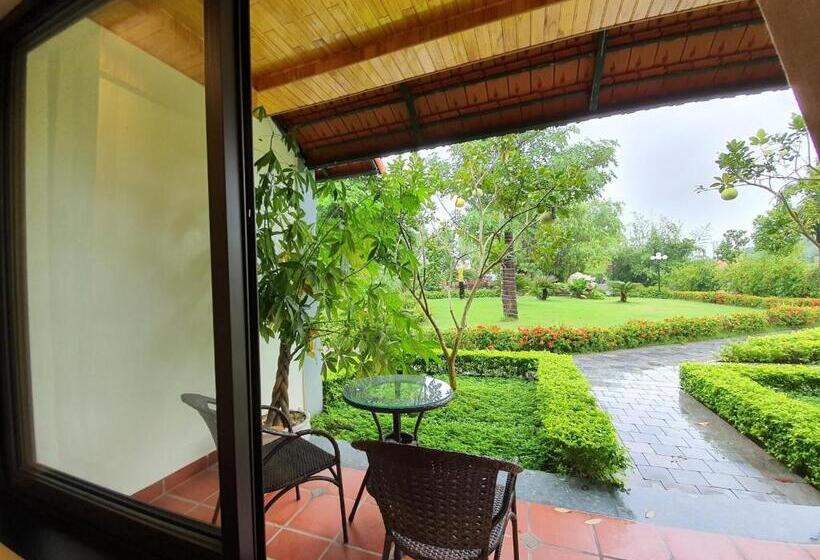 اتاق لوکس با چشم‌انداز باغ, Memorina Ninh Binh Resort