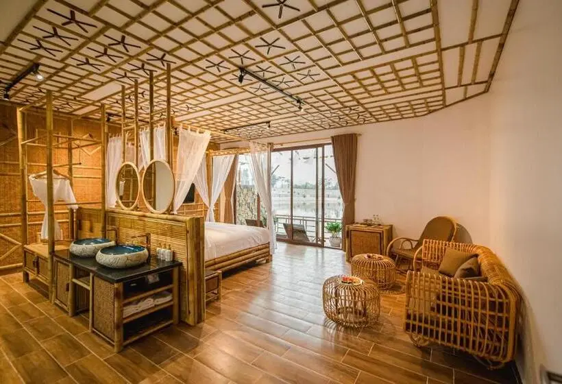 Suite with lake view, Memorina Ninh Binh Resort