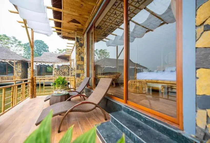 Suite with lake view, Memorina Ninh Binh Resort