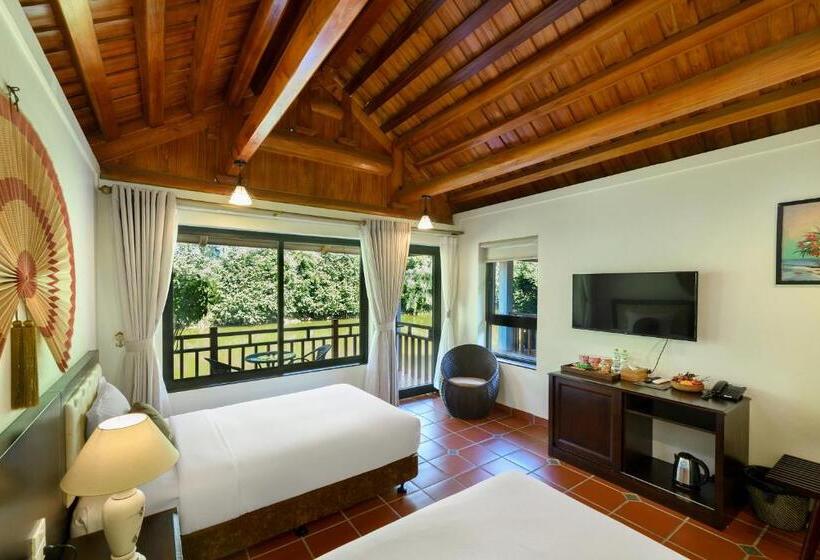 اتاق لوکس با چشم‌انداز دریاچه, Memorina Ninh Binh Resort