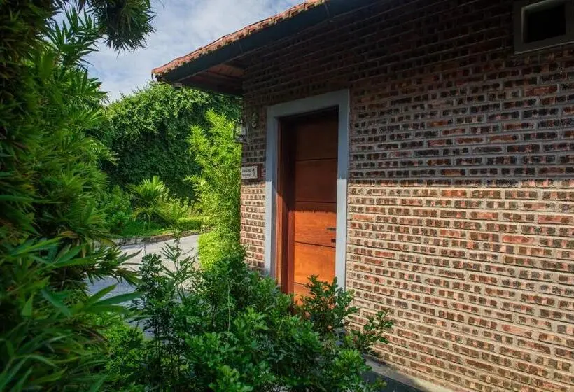 اتاق پریمیوم با چشم‌انداز دریاچه, Memorina Ninh Binh Resort