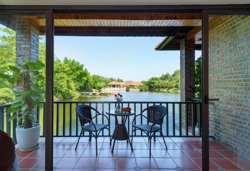اتاق پریمیوم با چشم‌انداز دریاچه, Memorina Ninh Binh Resort