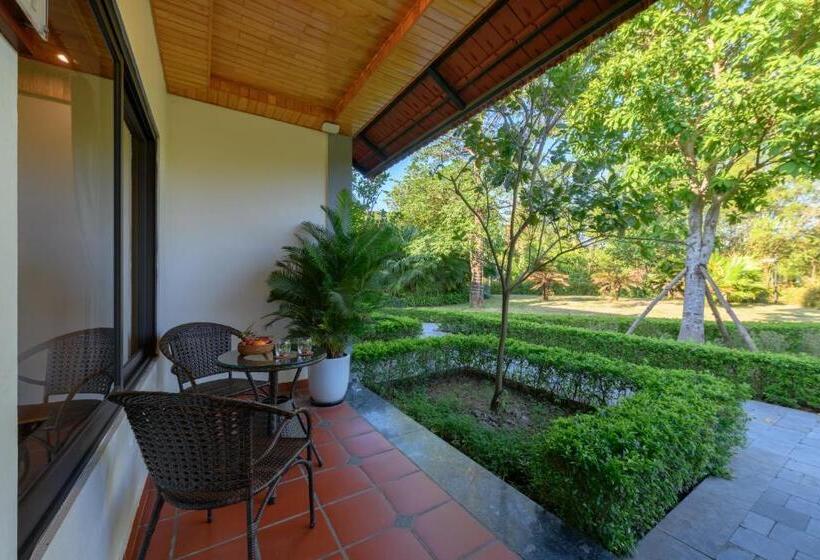 اتاق لوکس با چشم‌انداز باغ, Memorina Ninh Binh Resort