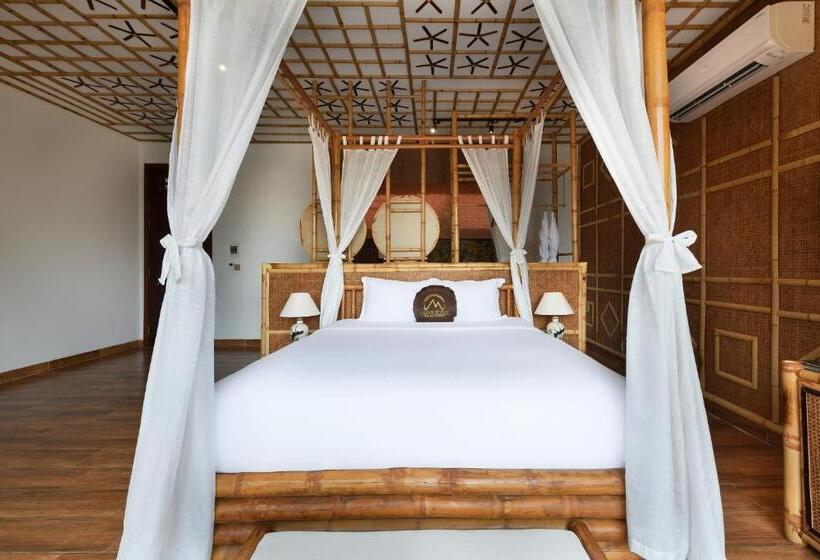 Suite with lake view, Memorina Ninh Binh Resort