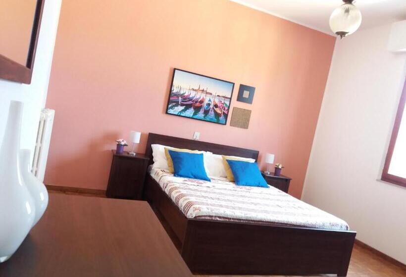 اتاق استاندارد با سرویس بهداشتی مشترک, Near To Pisa Airport Guesthouse