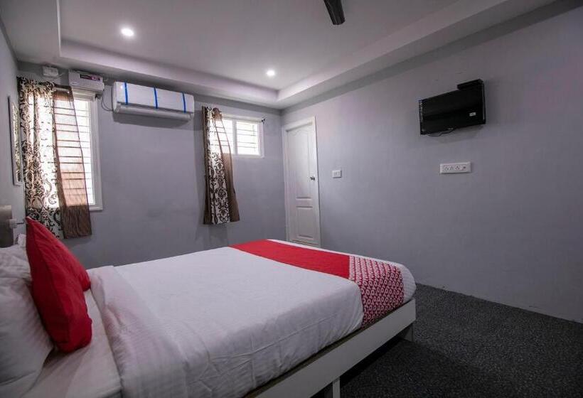 Quarto Triplo Clássico, Oyo 39950 A K Residency