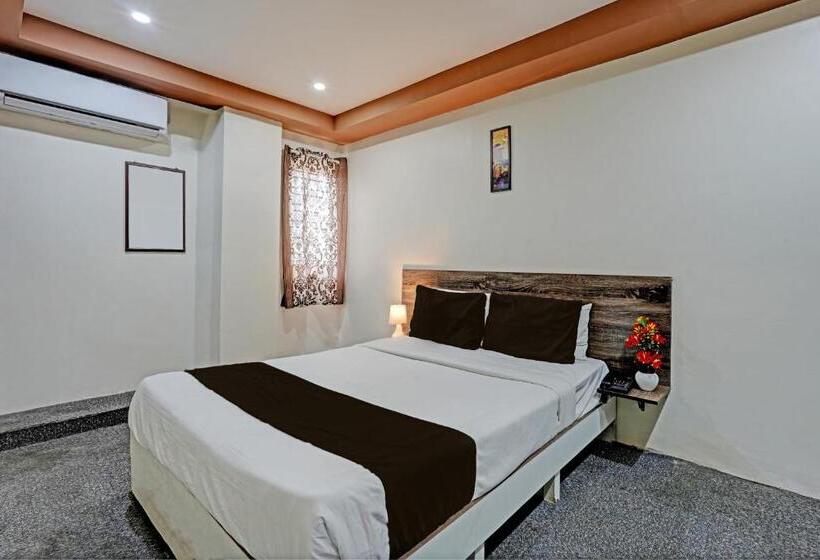 Quarto Triplo Clássico, Oyo 39950 A K Residency