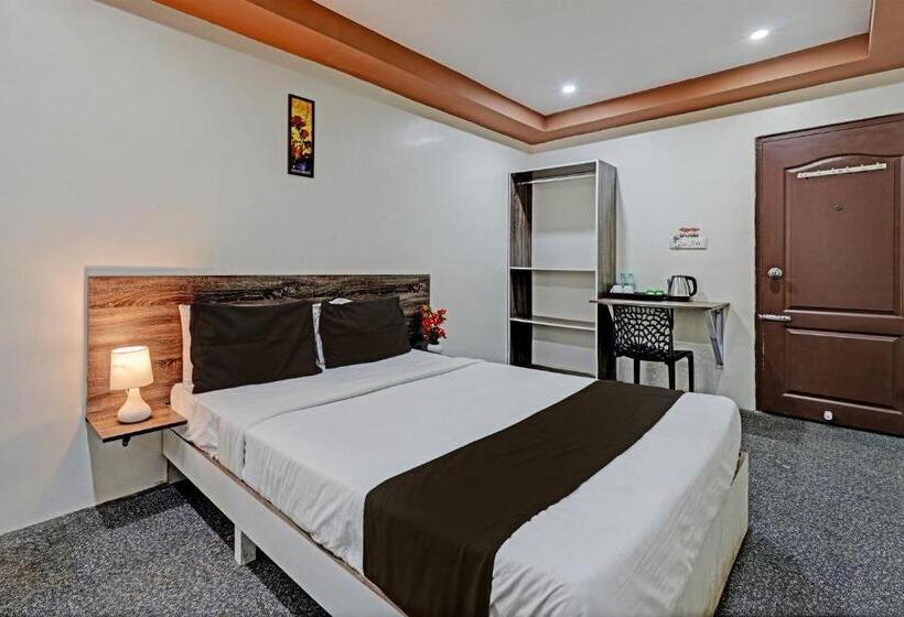Quarto Triplo Clássico, Oyo 39950 A K Residency