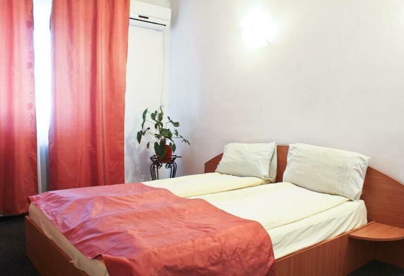 标准间, Motel Dacia