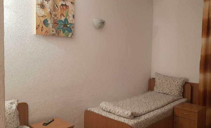 标准间, Motel Dacia