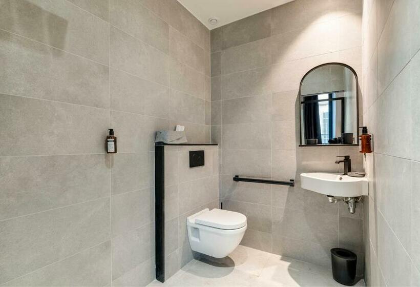 استودیوی استاندارد, Residence Montefiore