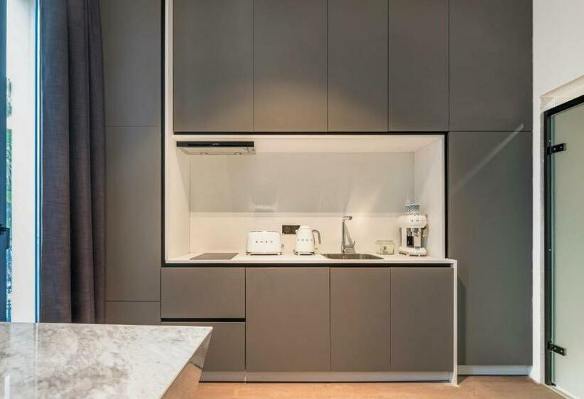 استودیوی استاندارد, Residence Montefiore