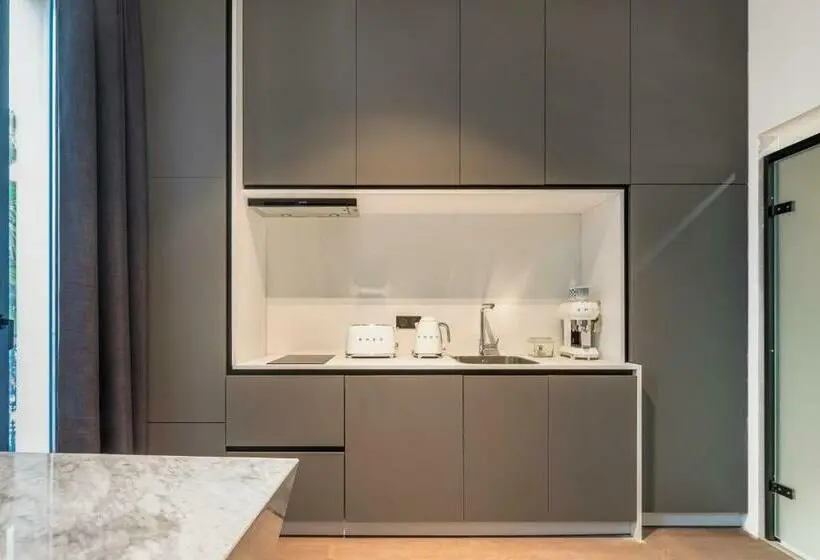 スタンダードスタジオ, Residence Montefiore