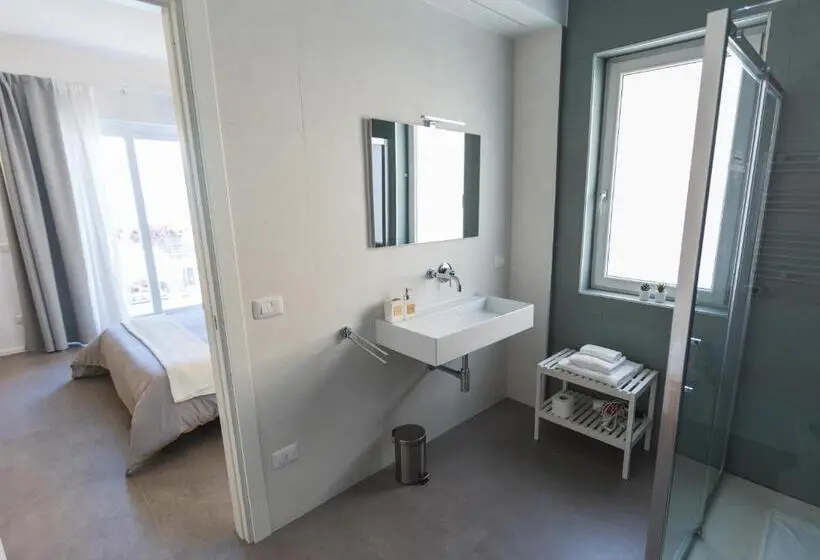 キングサイズベッドのスタンダードルーム, B&b A Due Passi Dal Mare