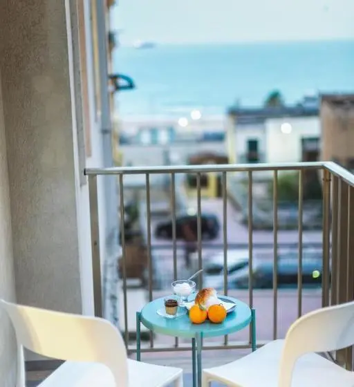 片側に海が見えるデラックスルーム, B&b A Due Passi Dal Mare