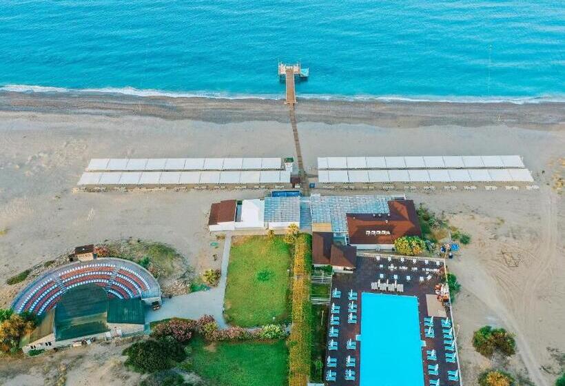 اتاق استاندارد با چشمانداز باغ, Master Family Club