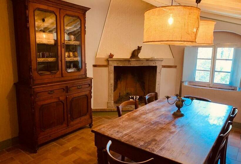 דירת שני חדרים, Podere Il Castellaccio