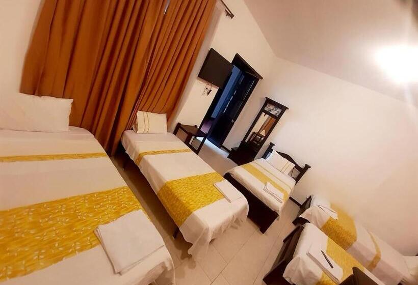 家庭间, Y Restaurante Colonial Popayan