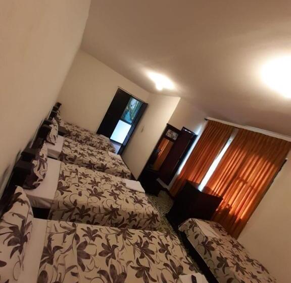 家庭间, Y Restaurante Colonial Popayan