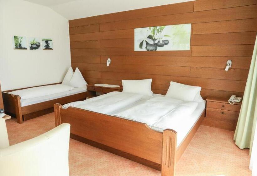 스탠다드 트리플 룸, Pension Strobl