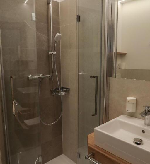 스탠다드 룸, Pension Strobl