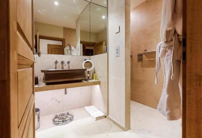 Prestige-huone, Auberge Saint Walfrid Hôtel Restaurant & Spa