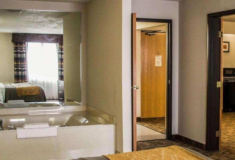 キングサイズベッドのスイートルーム, Comfort Inn