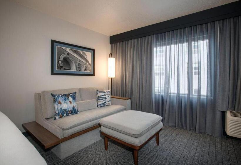 장애인을 위한 킹사이즈 침대 스탠다드 룸, Courtyard Worcester