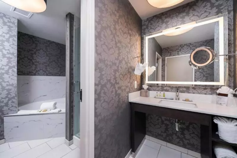 استودیو استاندارد با تخت کینگ, Doubletree By Hilton Utica