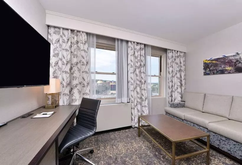 استودیوی استاندارد با تخت دوبل, Doubletree By Hilton Utica