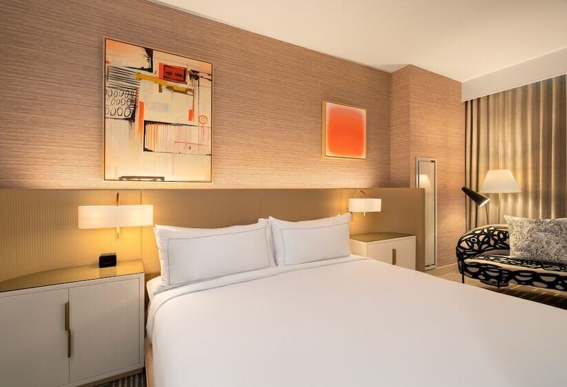 Номер Deluxe, Hilton San Diego Gaslamp Quarter