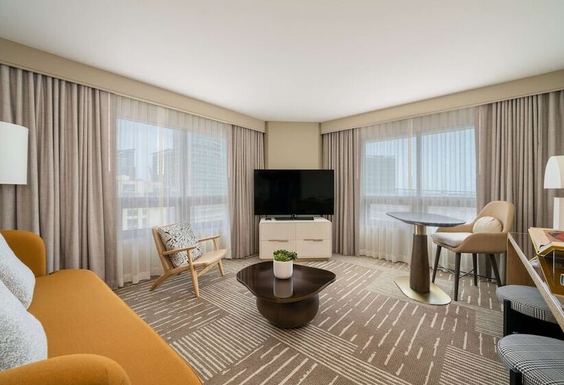 Люкс, Hilton San Diego Gaslamp Quarter