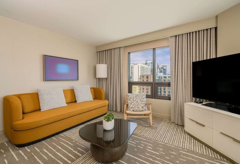 Люкс, Hilton San Diego Gaslamp Quarter
