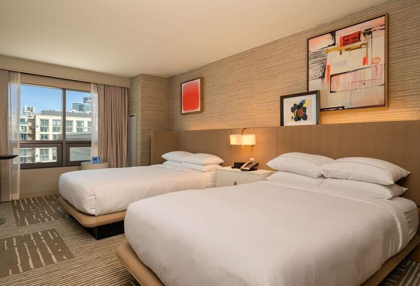 Номер Deluxe, Hilton San Diego Gaslamp Quarter
